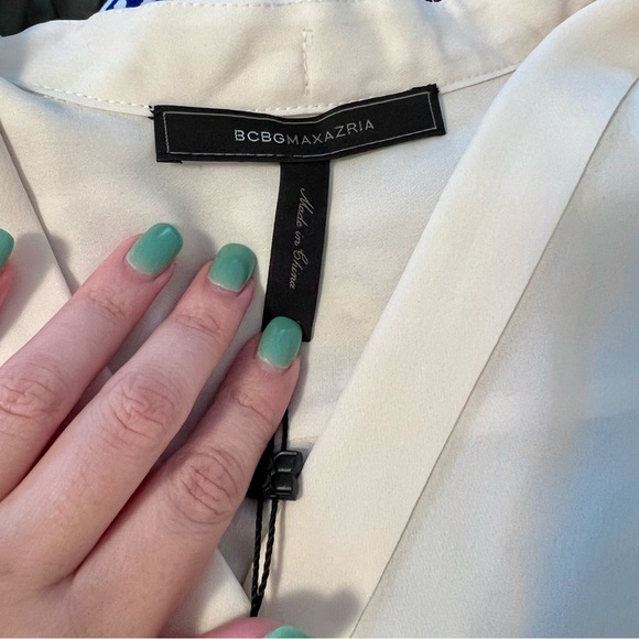 BCBGMaxAzria Cream Relaxed Blouse with Mandarin Collar (XXS) NWT - Picture 2 of 4